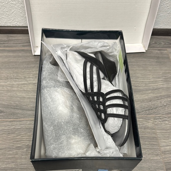 KAREN SCOTT Black Rhinestone Strappy Elinoor Round Toe Slip On Slingback (WIDE) - Picture 2 of 6